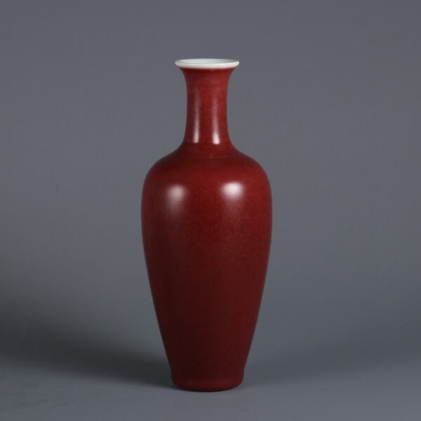 Qing Dynasty Kangxi Year Cowpea Red Glaze Radish Vase